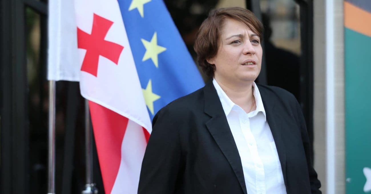 ელენე ხოშტარია